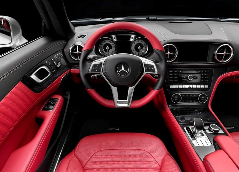 Mercedes-Benz SL direksiyon ve gösterge paneli