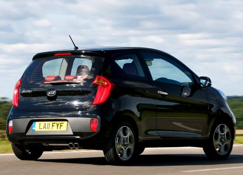 Kia Picanto üç kapılı arka yan görünüm