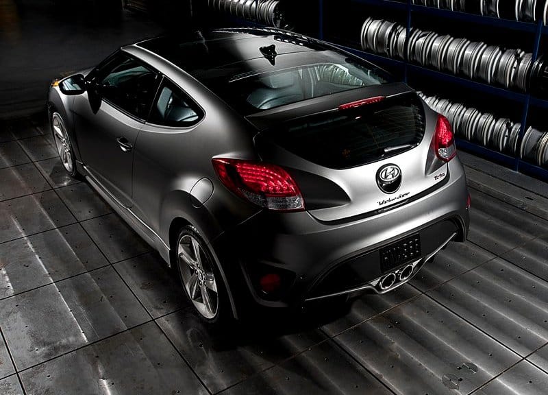 2013 Hyundai Veloster Turbo arka üç çeyrek görünümü
