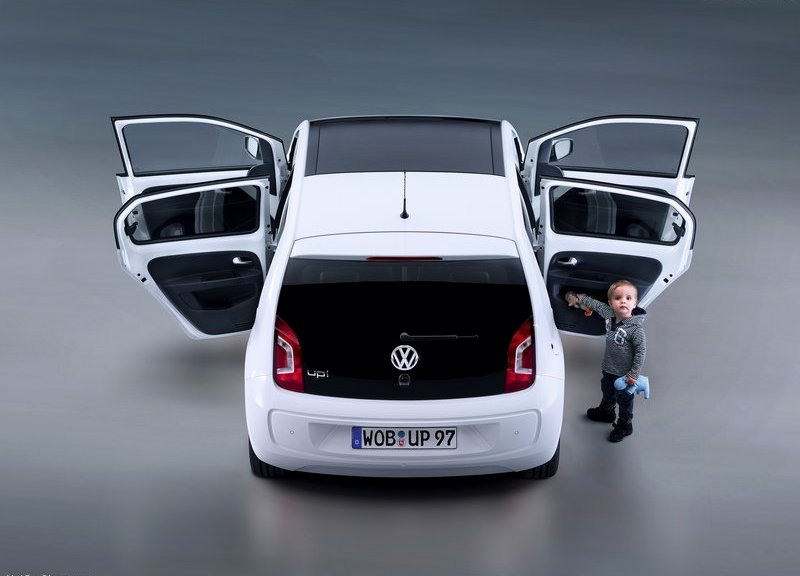 VW Up Four Door otomobil arşiv görseli