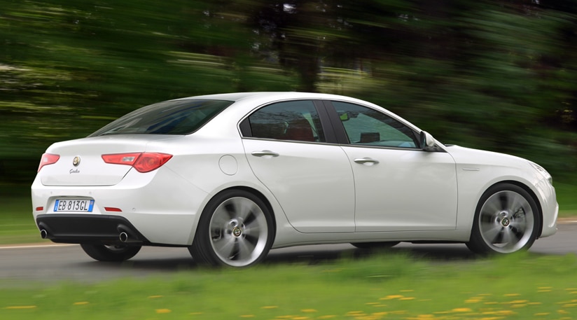 Alfa Romeo Giulia tasarım tahmini sedan arka görünümü
