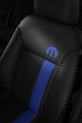 Dodge Charger Mopar logolu siyah ve mavi ön koltuk