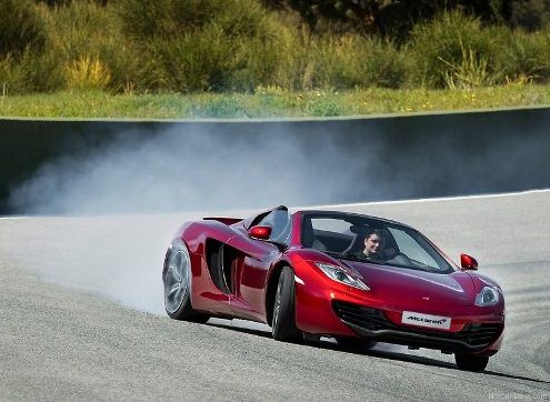 McLaren 12C Spider pist sürüşü ön görünüm