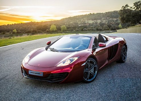 McLaren 12C Spider park halinde ön üç çeyrek görünüm