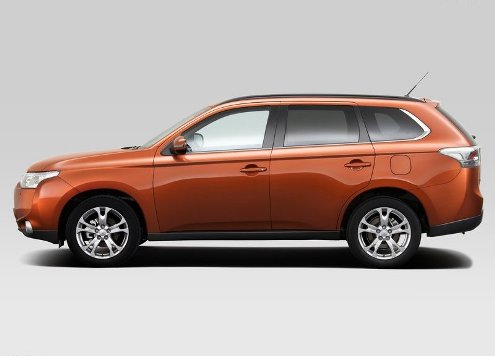 Mitsubishi Crossover Outlander otomobil arşiv görseli