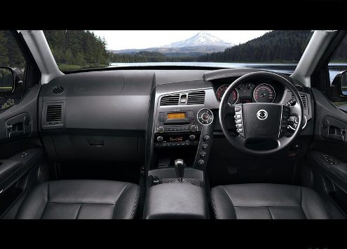 Korando Sports gösterge paneli direksiyon ve ön kabin