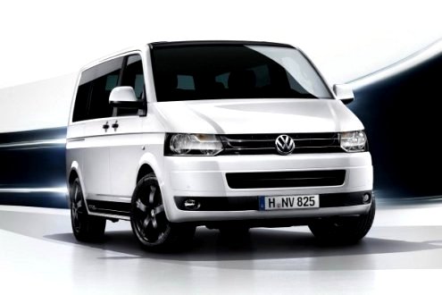 Volkswagen Multivan Edition 25 beyaz gövde ve siyah tavan ön görünüm
