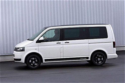 VW Multivan Edition 25 White otomobil arşiv görseli