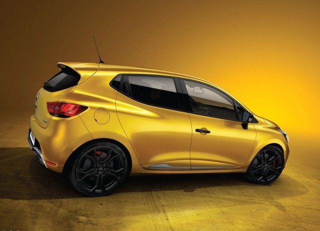 Renault Clio RS 200 sarı gövde arka görünümü