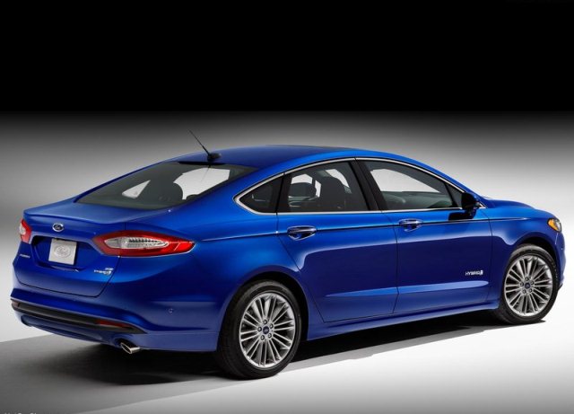 2013 Ford Fusion Hybrid arka görünüm