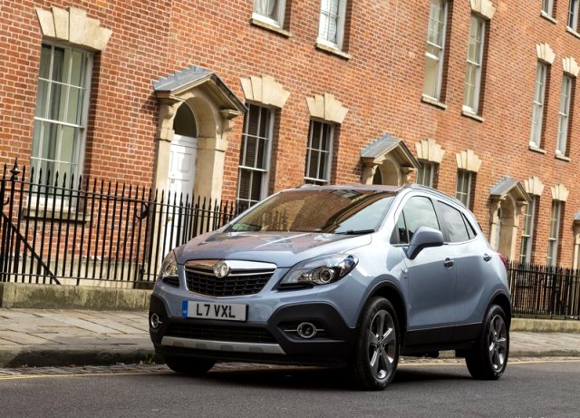 Vauxhall Mokka Crossover önden ve yandan görünüm