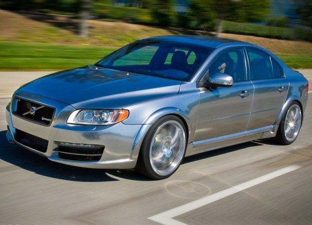 Volvo S80 T6 HPC hareket halinde önden görünüm