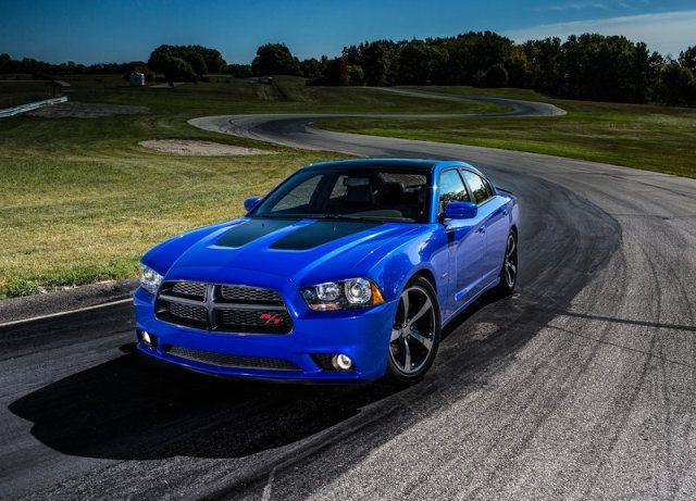 2013 Dodge Charger Daytona önden görünüm