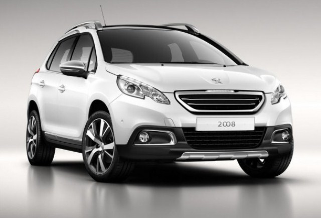 Peugeot 2008 ilk nesil önden görünüm