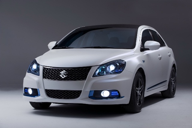 Suzuki Kizashi Hybrid EcoCharge otomobil arşiv görseli