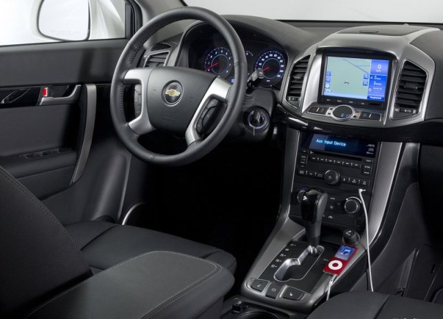 Captiva iç mekân direksiyon navigasyon ekranı ve otomatik vites