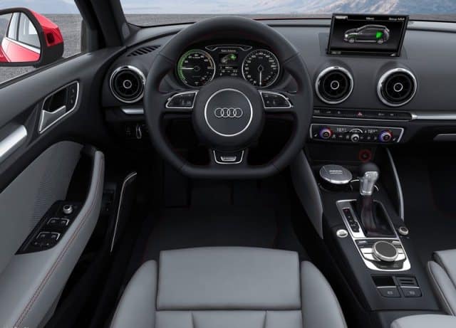 Audi A3 e-tron gösterge paneli
