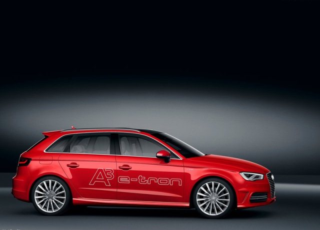 Audi A3 e-tron yol görünümü