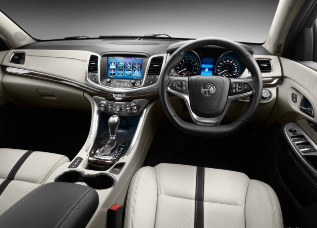 Holden Calais V deri koltuklar ve arka yaşam alanı