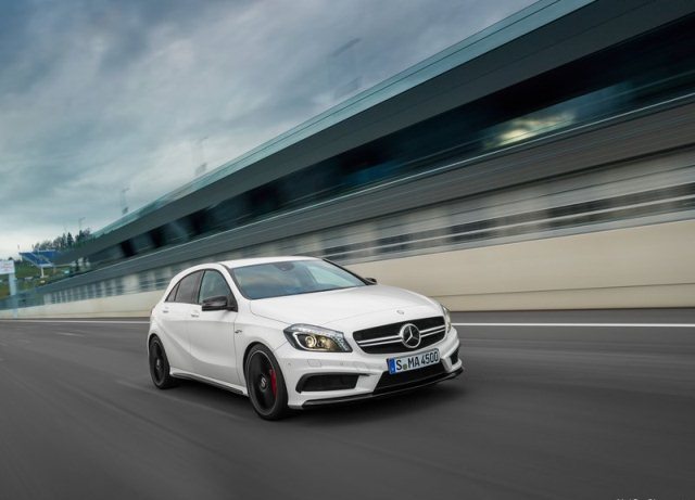 A 45 AMG yan etek tasarımı