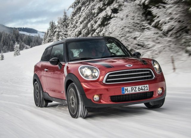 MINI Paceman ön tasarım çizgileri