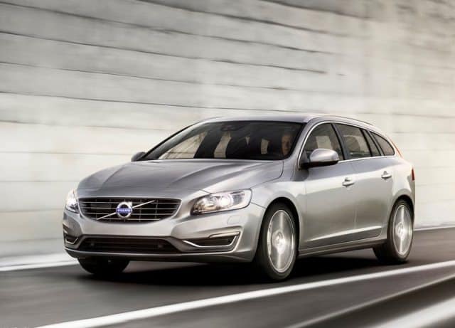 Volvo V60 yan ve arka tasarımı