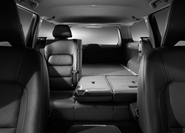 Volvo V70 arka koltukları ve yaşam alanı