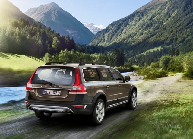 Volvo XC70 arka üç çeyrek görünüm
