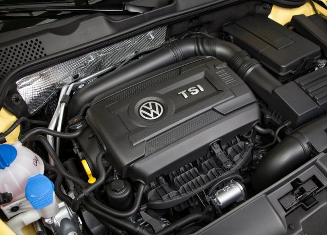 VW Beetle GSR 2.0 TSI motor bölmesi