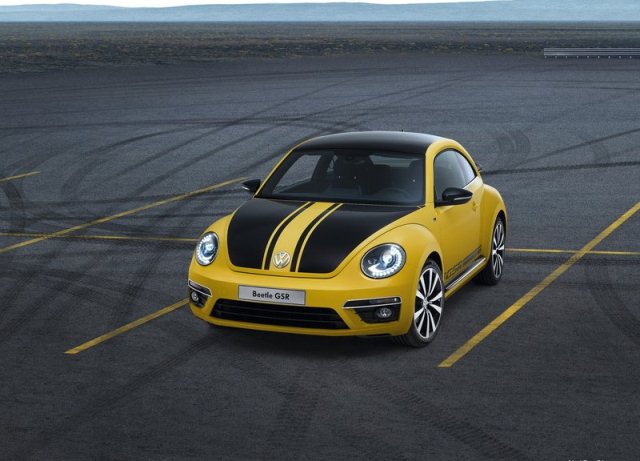 Beetle GSR sarı siyah ön üç çeyrek görünüm