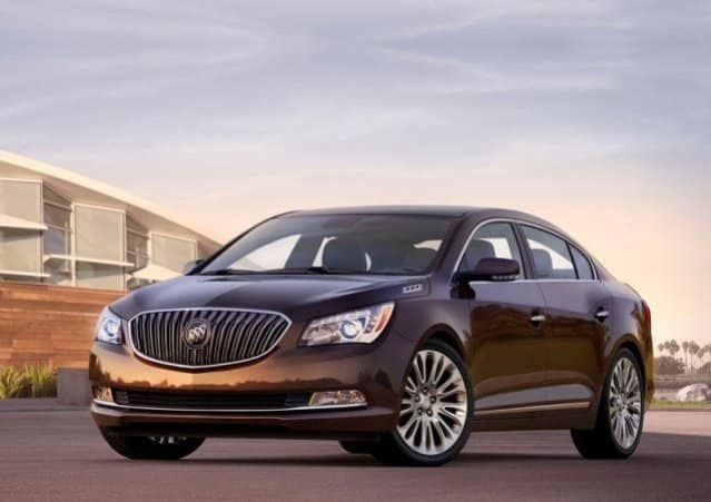Buick LaCrosse ön ve yan gövde tasarımı
