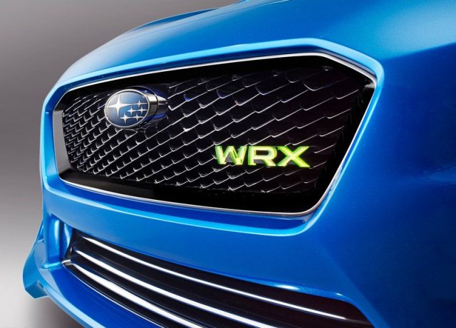 WRX amblemi ve floresan sarı detay