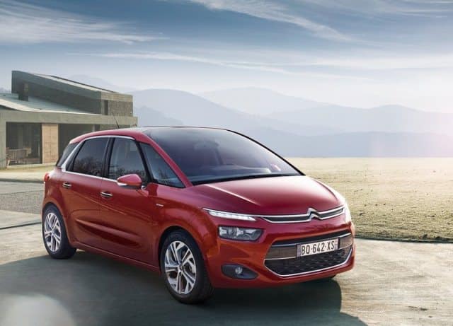 Citroen C4 Picasso yan ön görünüm