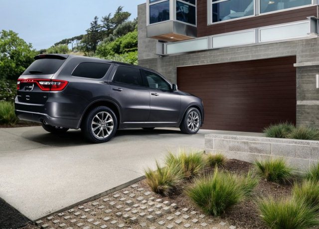 Dodge Durango arka üç çeyrek görünüm