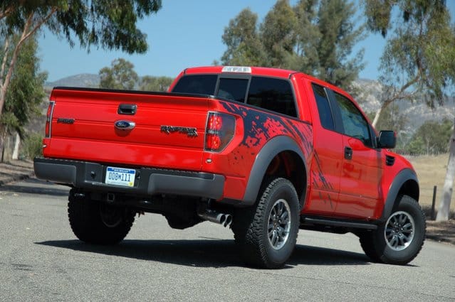 Ford F-150 SVT Raptor arkadan görünüm