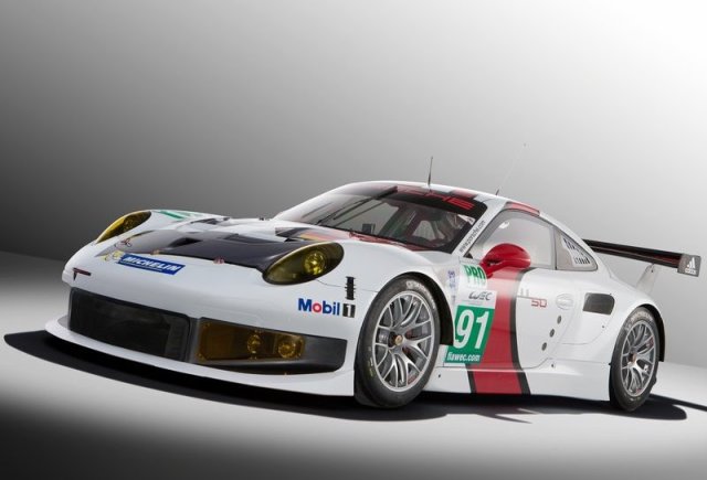 Porsche 911 RSR yan profil ve yarış jantları