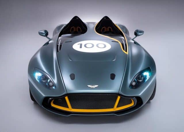 Aston Martin CC100 konsept otomobil arka görünümü