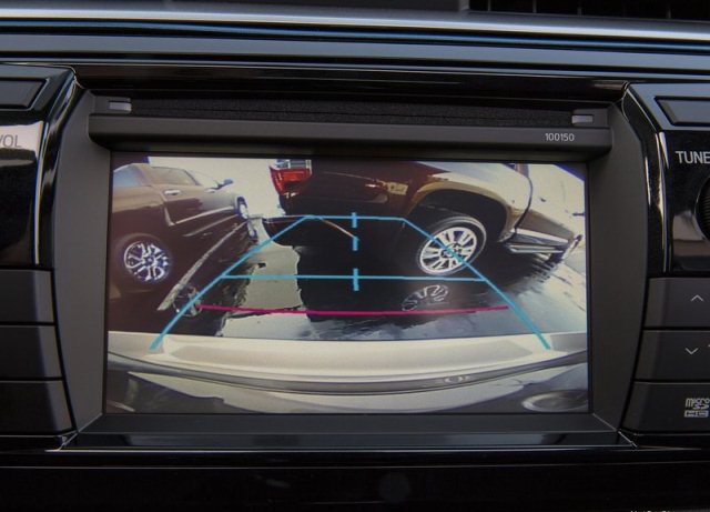 Toyota Corolla geri görüş kamerası ekranı