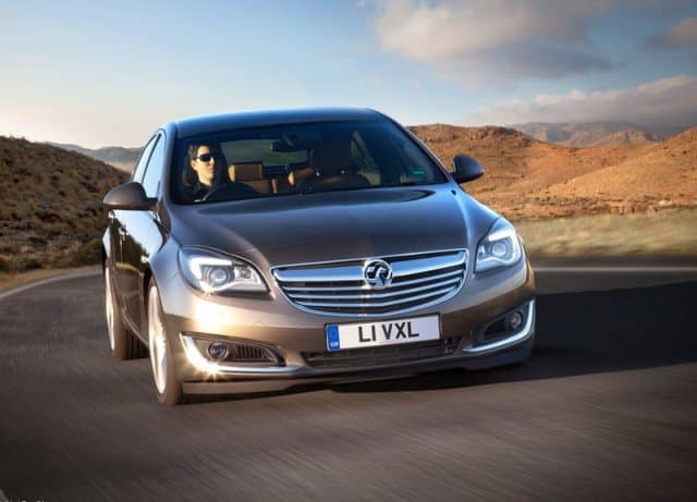 Vauxhall Insignia ön üç çeyrek görünümü