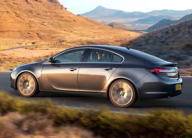 Vauxhall Insignia yan profil görünümü