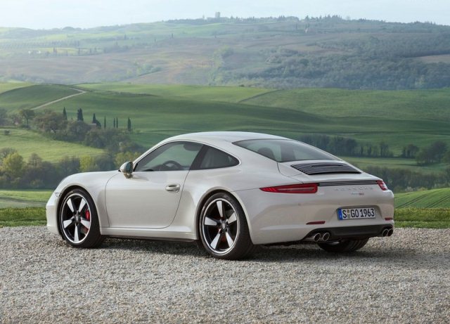 Porsche 911 50 Years Edition arka görünümü