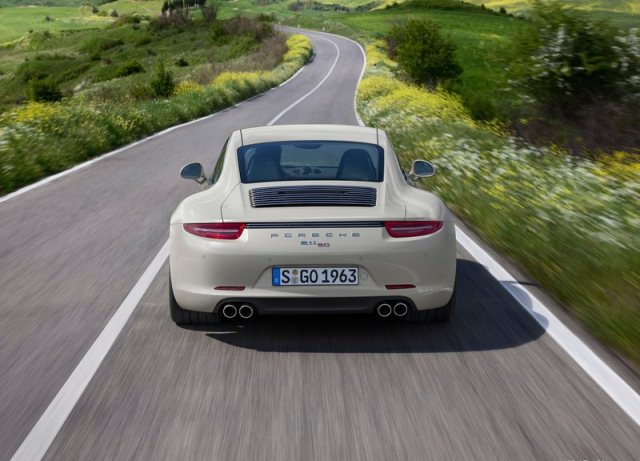 Porsche 911 50. yıl özel modelinin arka detayı