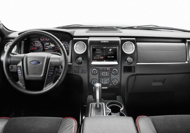 Ford F-150 Tremor kabini ve orta konsolu