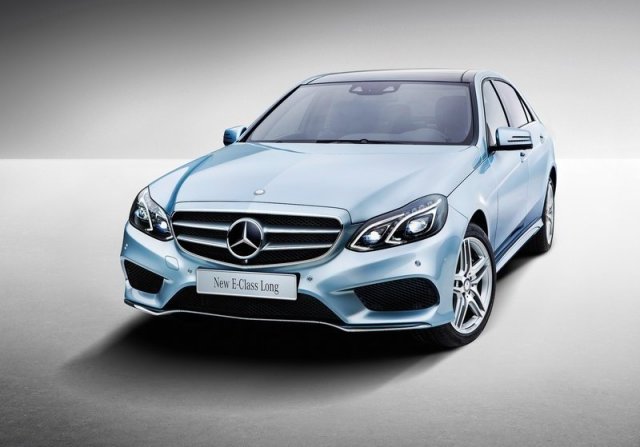 E-Class L Sport Sedan merkezi yıldızlı ön tasarım