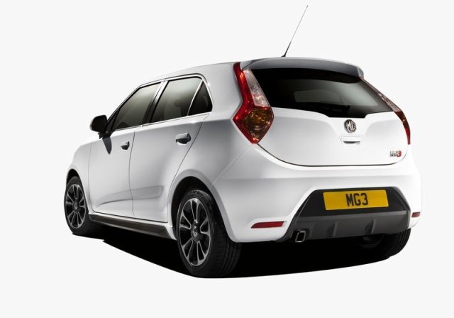 Beyaz MG küçük hatchback arka görünüm