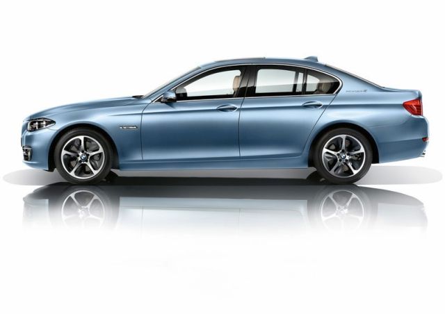 BMW ActiveHybrid 5 yandan görünüm