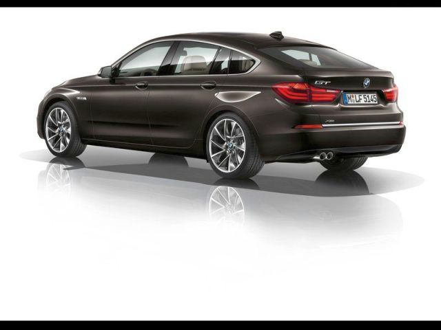 BMW 5 Serisi Gran Turismo arka gövde görünümü