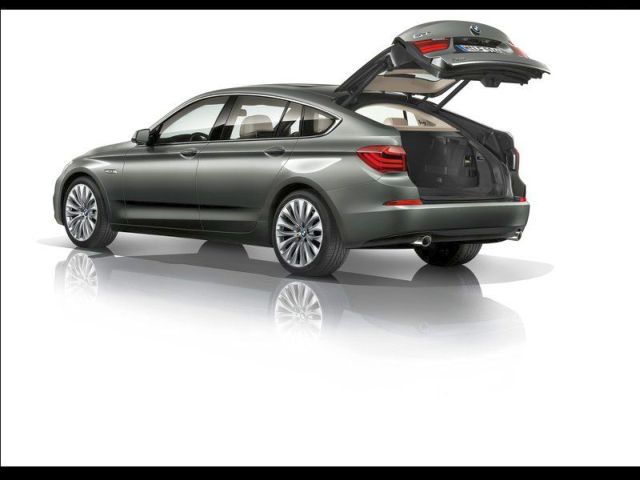 BMW 5 Series GT otomobil arşiv görseli