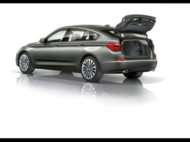 BMW 5 Serisi Gran Turismo küçük bagaj kapağı açıklığı
