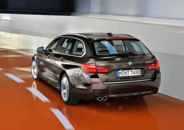 Arka üç çeyrek açıdan station wagon oranları